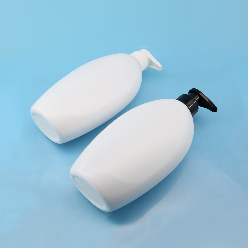 SJE-1775 750ml PE圆肩瓶 白底实拍