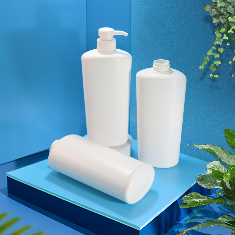 SJE0083 750ml PE直身瓶 白底实拍
