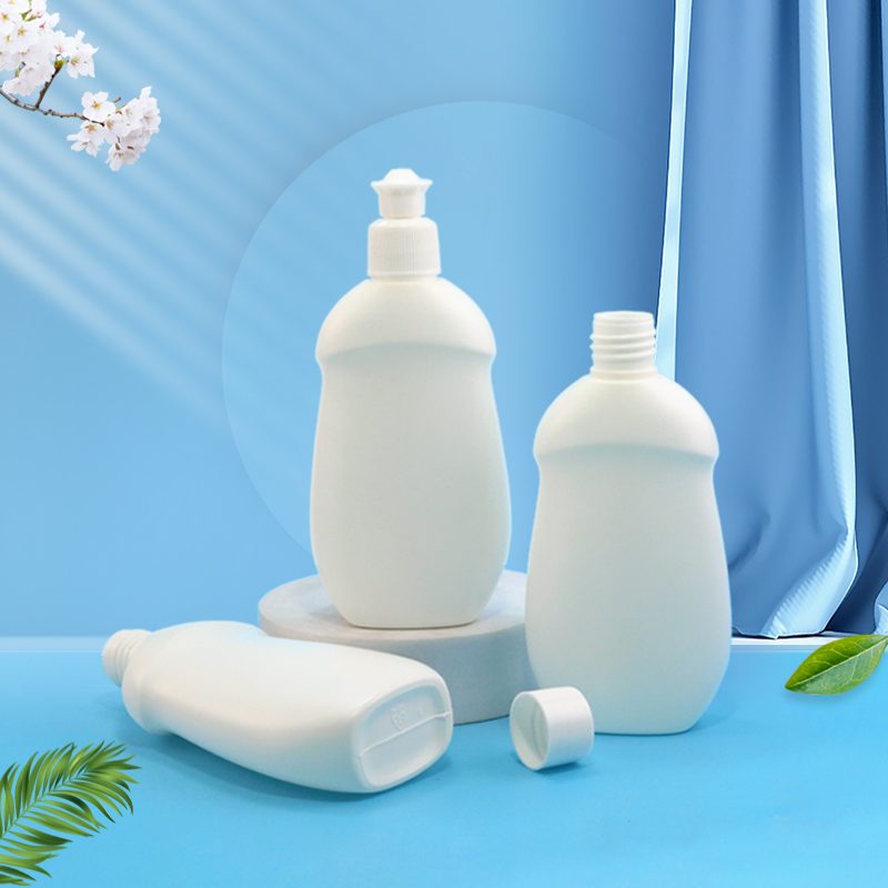 SJE0162 130ml PE矮胖罐 白底实拍