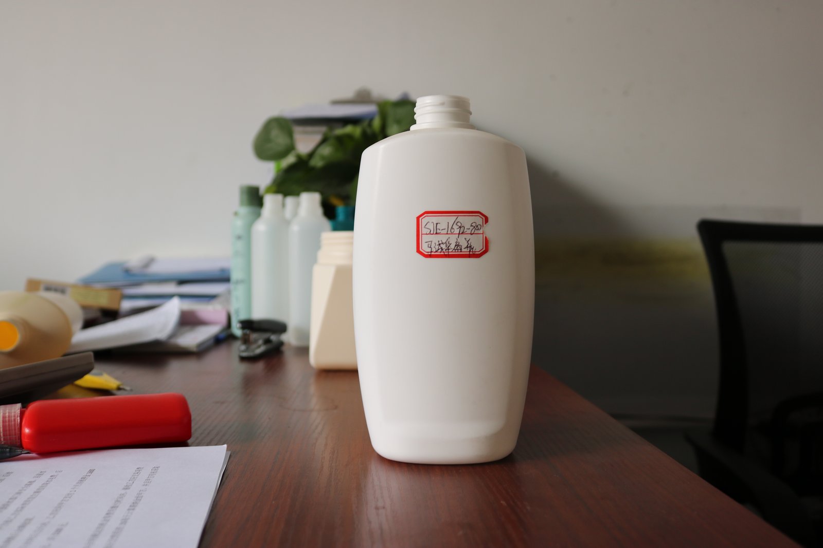 SJE1692 800ml PE矮胖罐 白底实拍