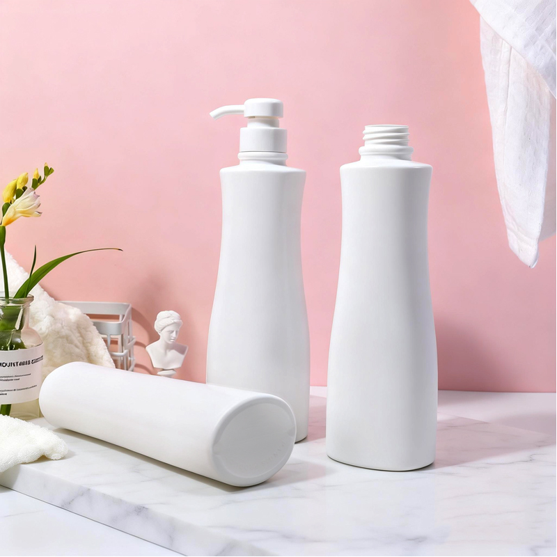 SJE1912 530ml PE圆肩瓶 白底实拍